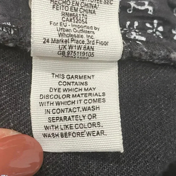 We The Free People Denim Frayed Cut Off Shorts size 24 Bermuda Button Fly Boho - Picture 6 of 16